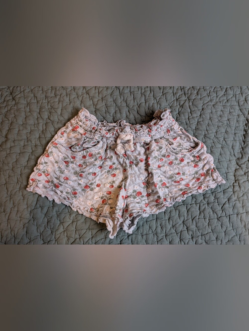 Little Co Strawberry Ruffle Shorts Sz 4T
